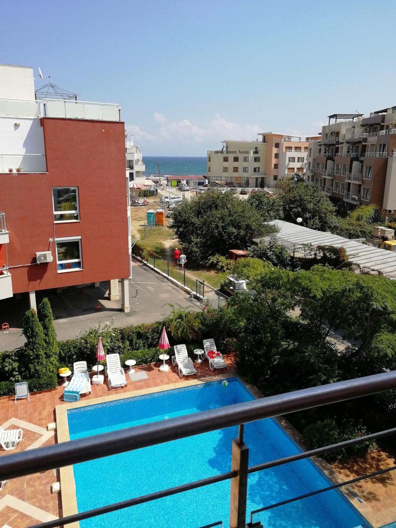 Sea'n'pool In Apartment